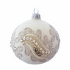 Hvid mundblæst julekugle i elegant og tidløst design